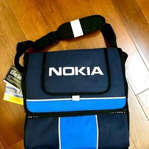 Nokia blue 30 can cooler digital musicooler